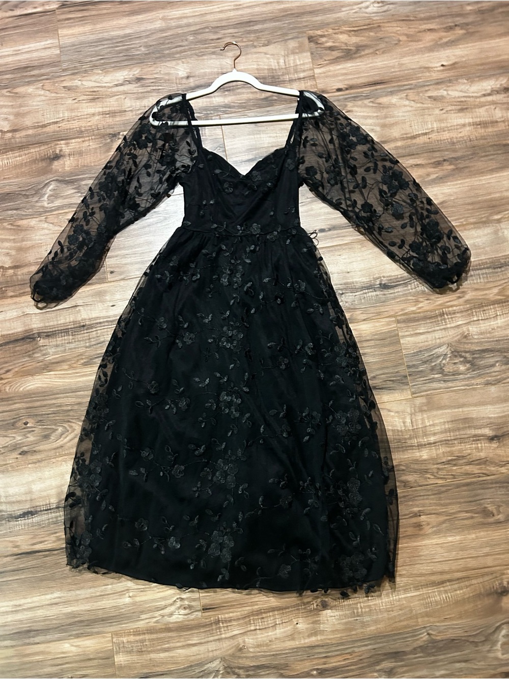 Lulus Black Floral Embroidered Long-Sleeve Midi Dress